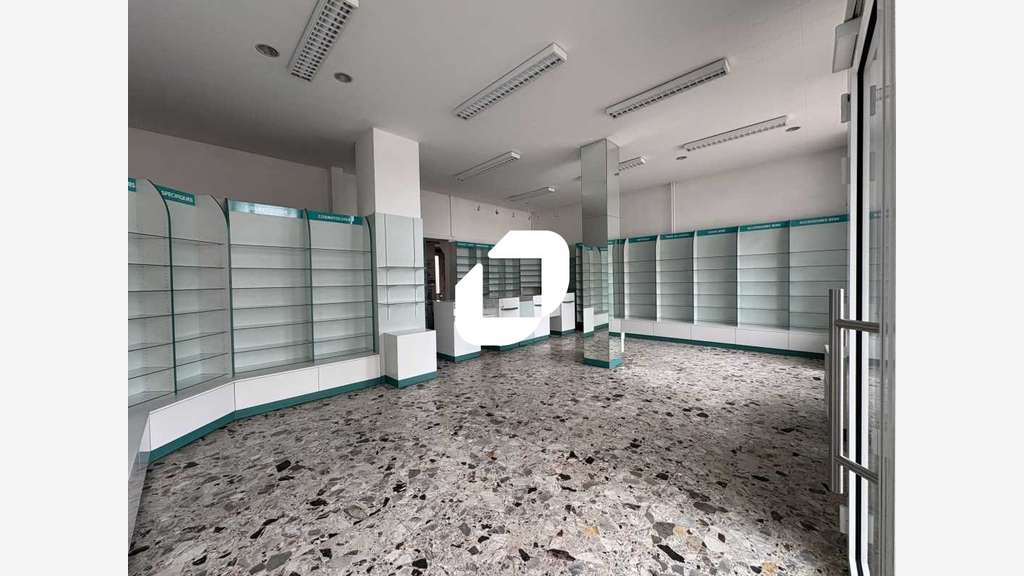 Vente Local commercial 166m² Les clayes sous bois