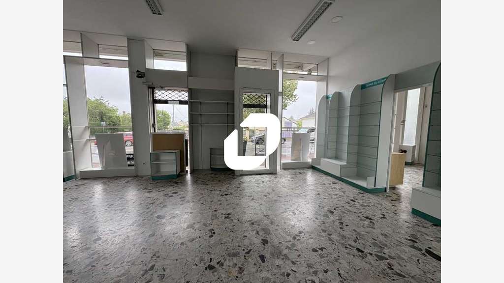 Vente Local commercial 166m² Les clayes sous bois