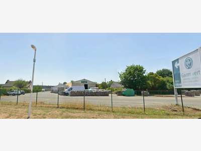 Local commercial/activité 845m² Les Hauts d'Anjou,