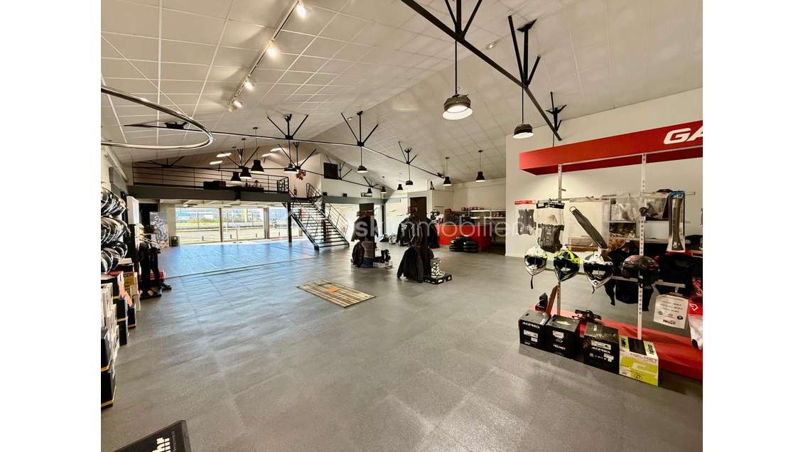 AV local commercial empl premium à Lescar