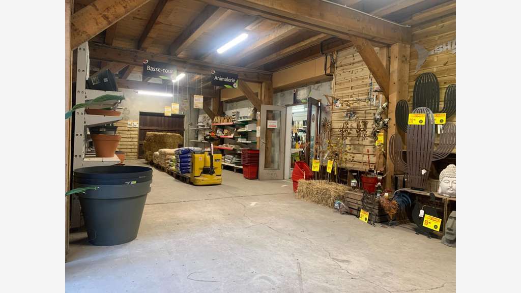 AV murs pour box de stockage ou artisan à Lesparre