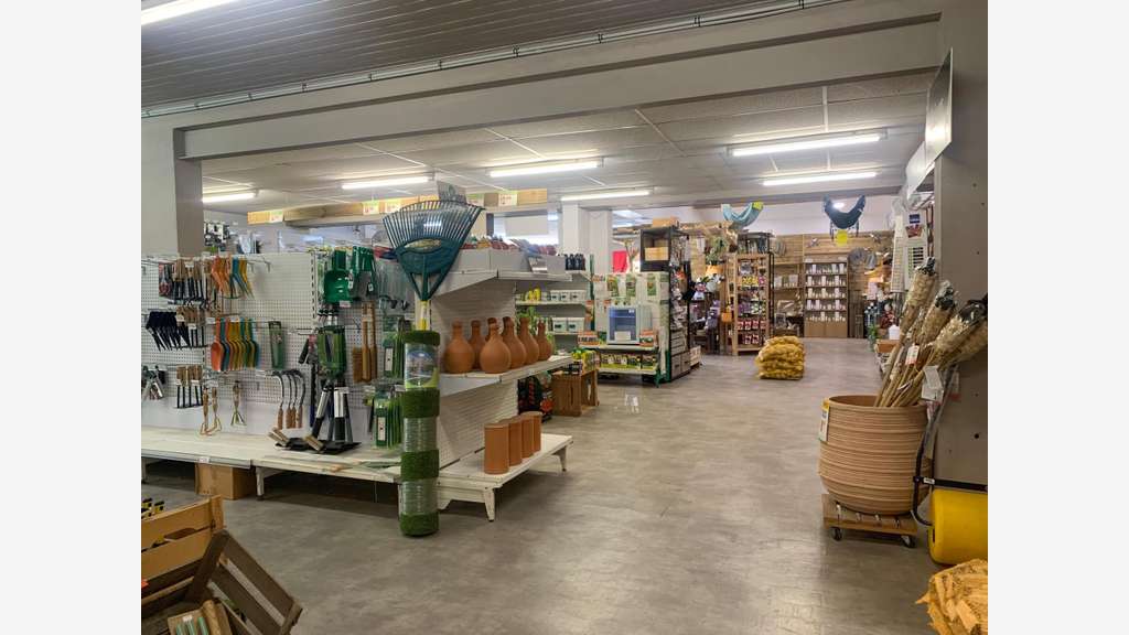AV murs pour box de stockage ou artisan à Lesparre