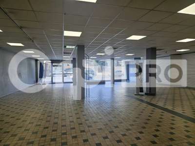 Local commercial 730m² à vendre à Libourne 