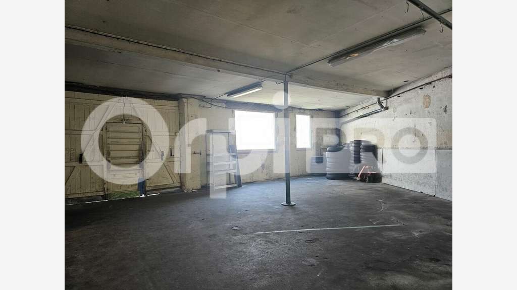 Local commercial 730m² à vendre à Libourne 