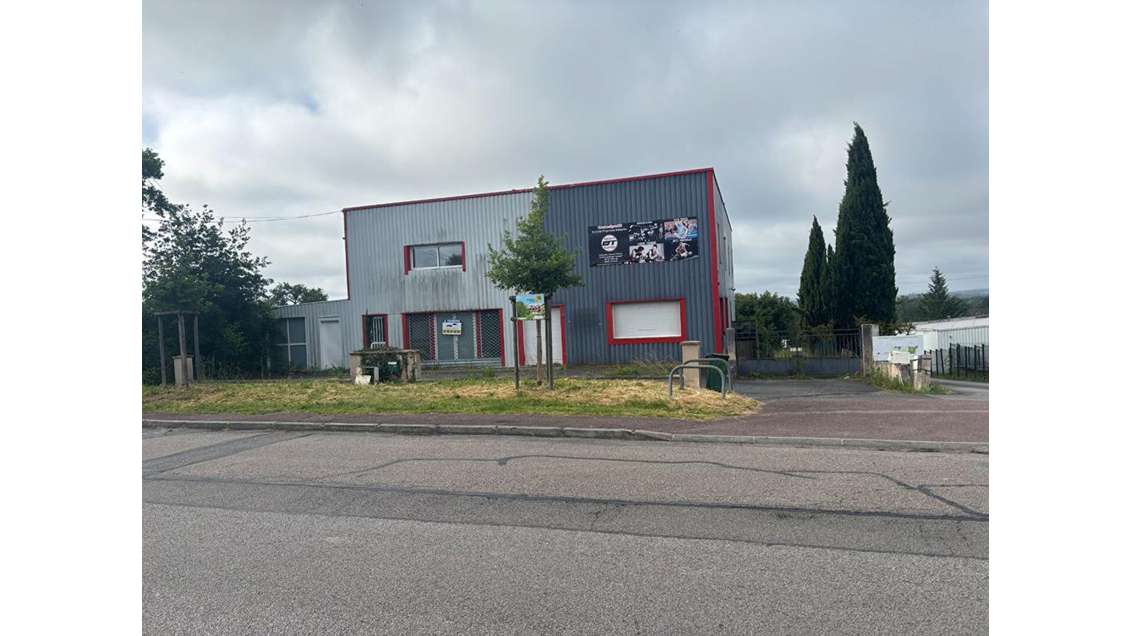 Cède murs commerciaux de 555m² à Landouge bel empl