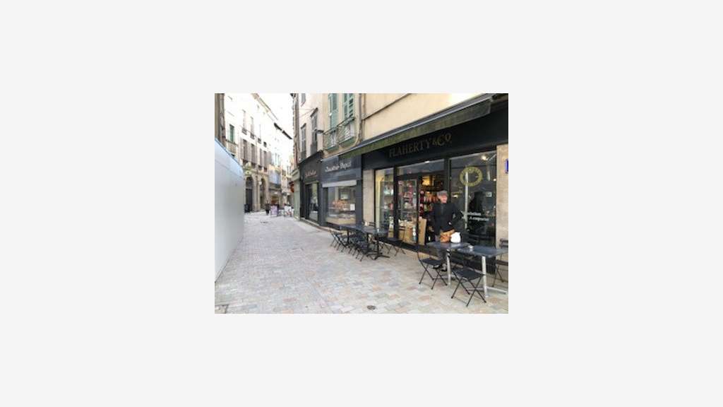 AV droit au bail boutique 48m² empl N°1 Limoges