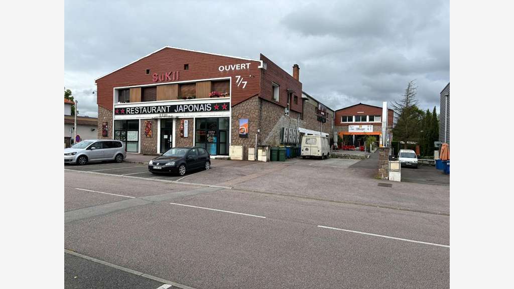 AV ensemble immobilier de 2115m² à Limoges centre