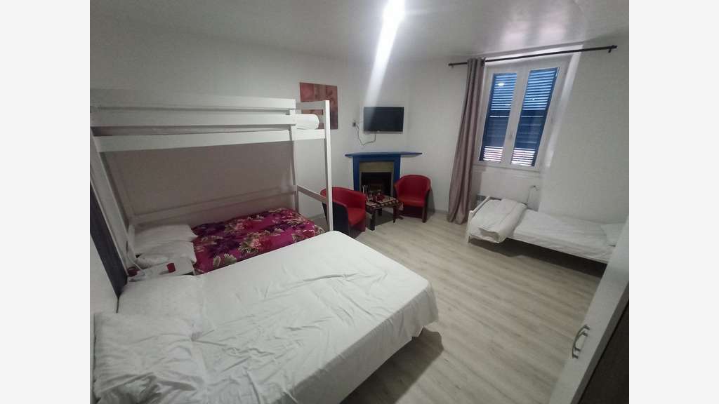 IMMEUBLE (RESTAU & CHA. D'HÔTES) Proche Limoges