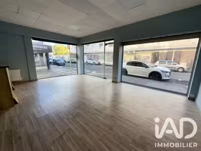 AV local commercial 63m² à Alençon rue commerçante