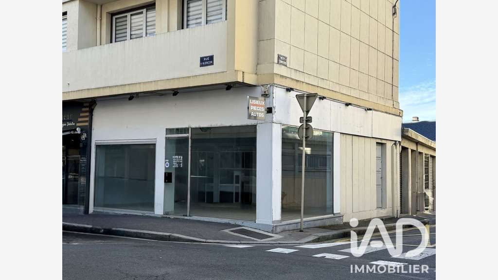 AV local commercial 63m² à Alençon rue commerçante