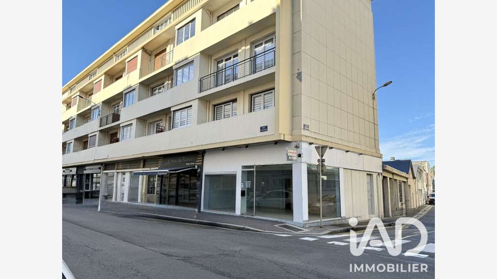 AV local commercial 63m² à Alençon rue commerçante