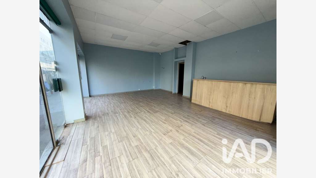 AV local commercial 63m² à Alençon rue commerçante