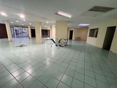 AV local d'exception 290m² empl premium à Locminé