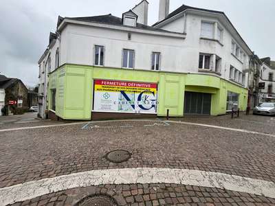AV local d'exception 290m² empl premium à Locminé