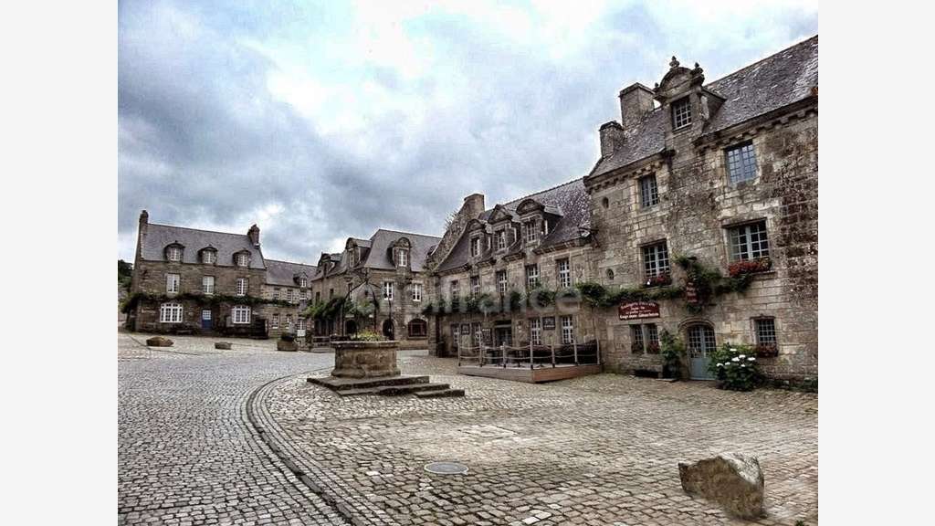 A vendre murs commerciaux à Locronan