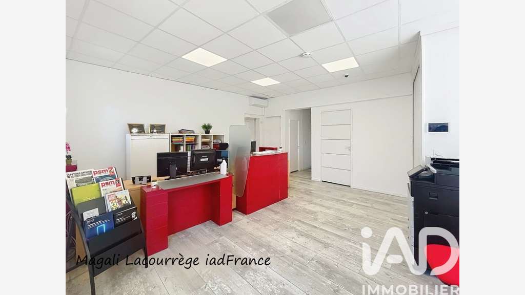 Vente local commercial 101m² en 1ere ligne à Lons