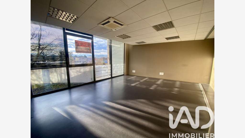 Vente local commercial + 200m² à Lons rte Bayonne