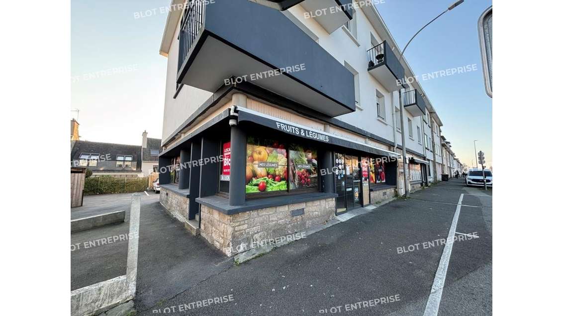 A vendre / à louer local d'angle 170m² à Lorient