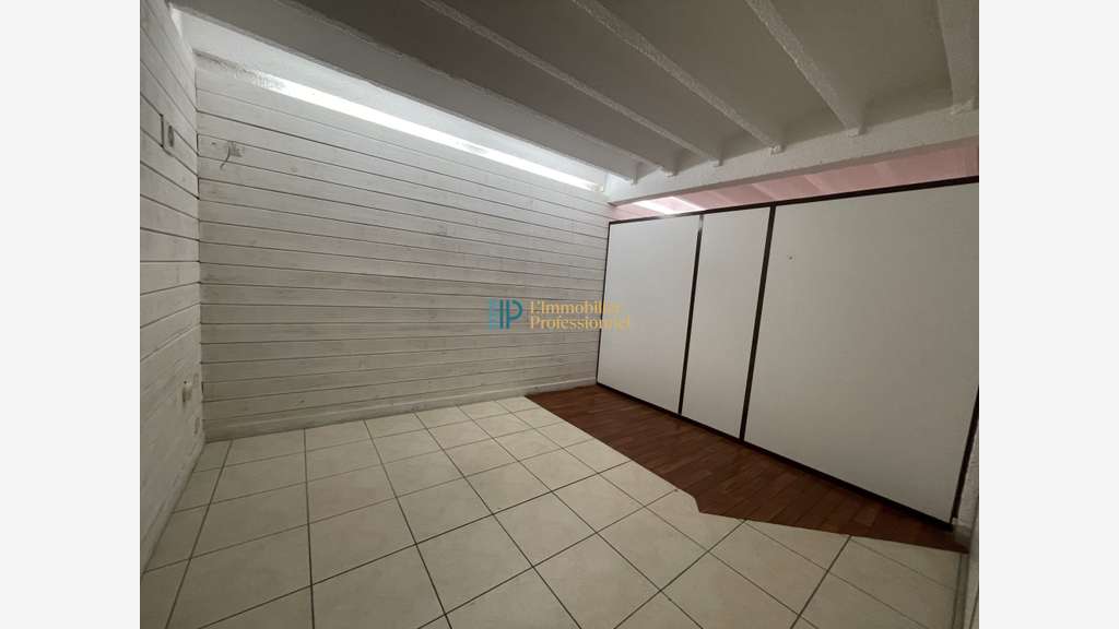 LOCAL COMMERCIAL - 143m² - LORIENT
