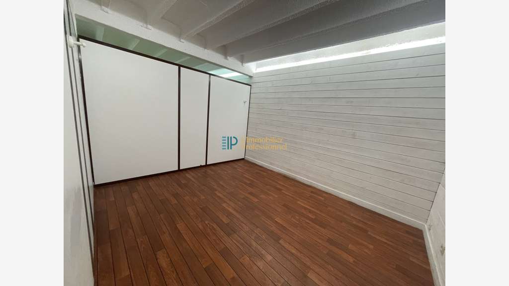 LOCAL COMMERCIAL - 143m² - LORIENT