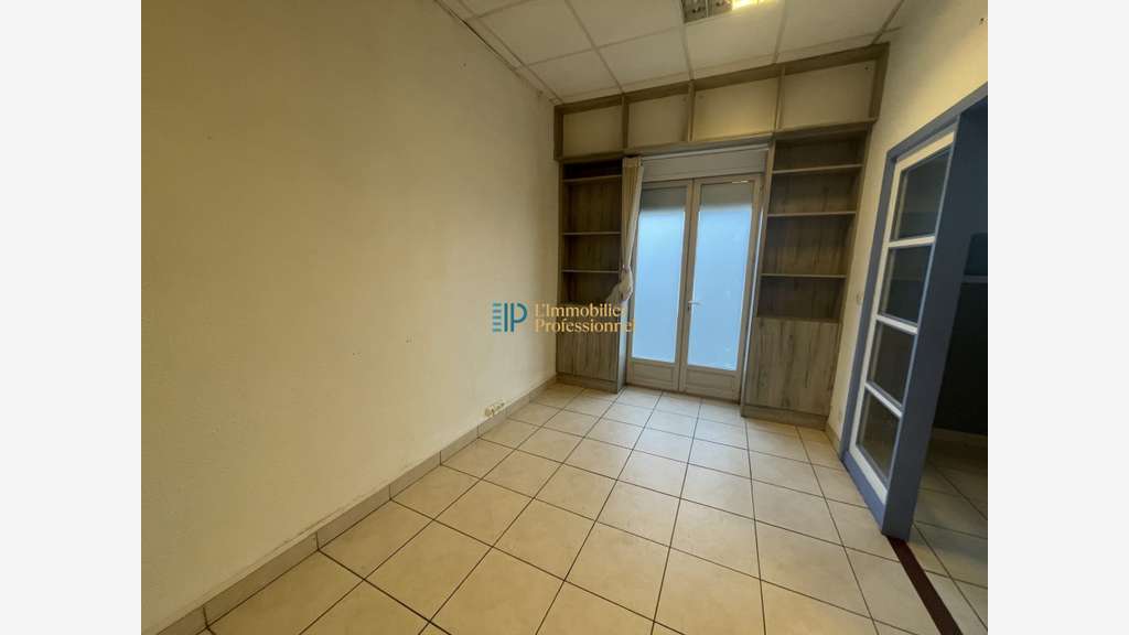 LOCAL COMMERCIAL - 143m² - LORIENT