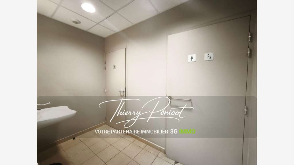Vente local 250m² empl stratégique à Louvroil