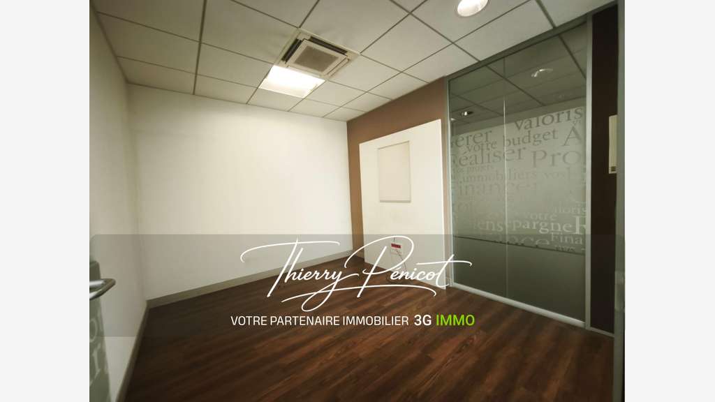 Vente local 250m² empl stratégique à Louvroil
