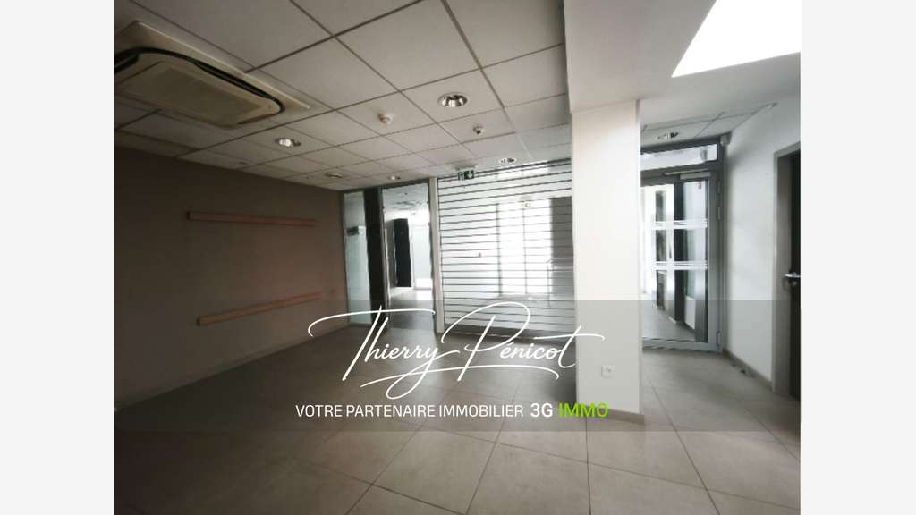 Vente local 250m² empl stratégique à Louvroil