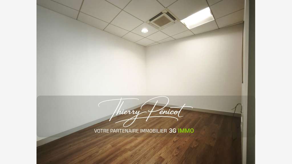 Vente local 250m² empl stratégique à Louvroil