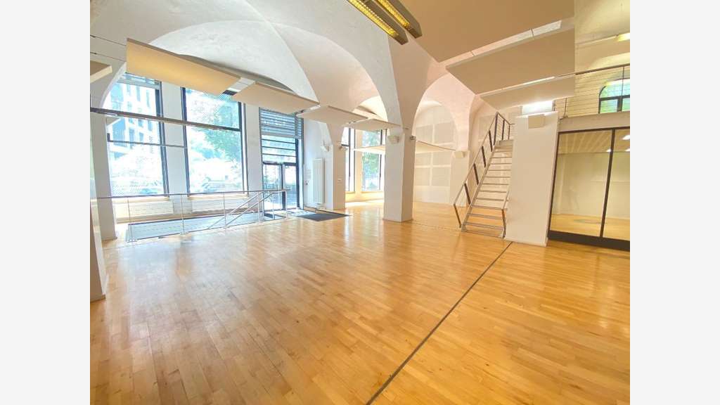 Bureaux divisibles de 920m² à vendre à Lyon 1