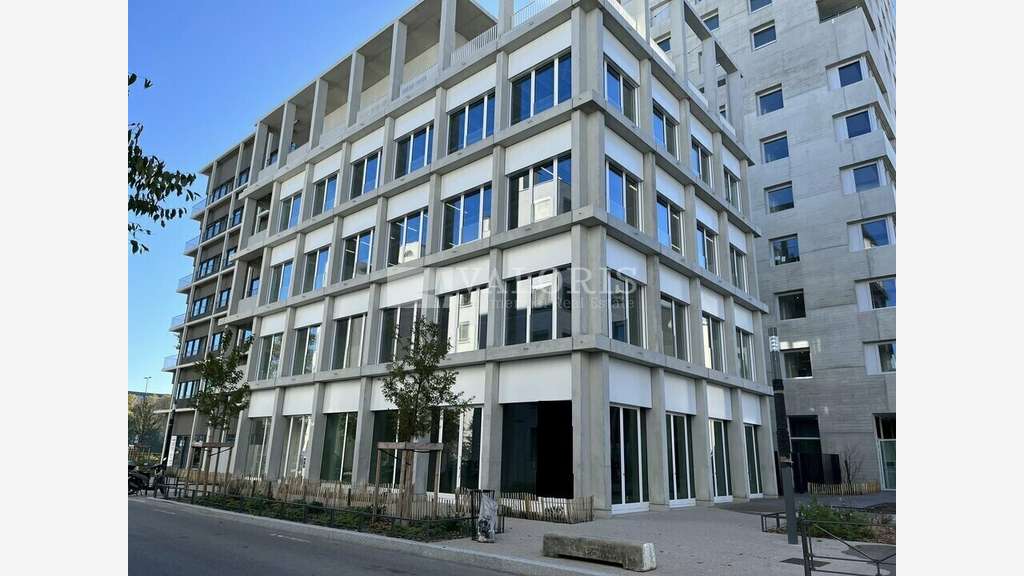 Vente local commercial 150m² Lyon 2e Confluence