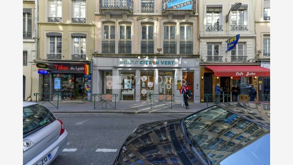 AV local commercial 130m² à Lyon 2e République