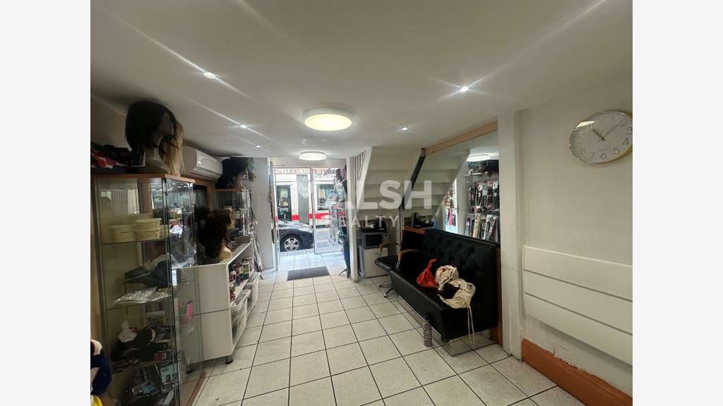 LOCAL COMMERCIAL - À VENDRE - 39 m² - LYON 7