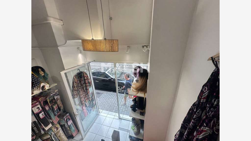 LOCAL COMMERCIAL - À VENDRE - 39 m² - LYON 7