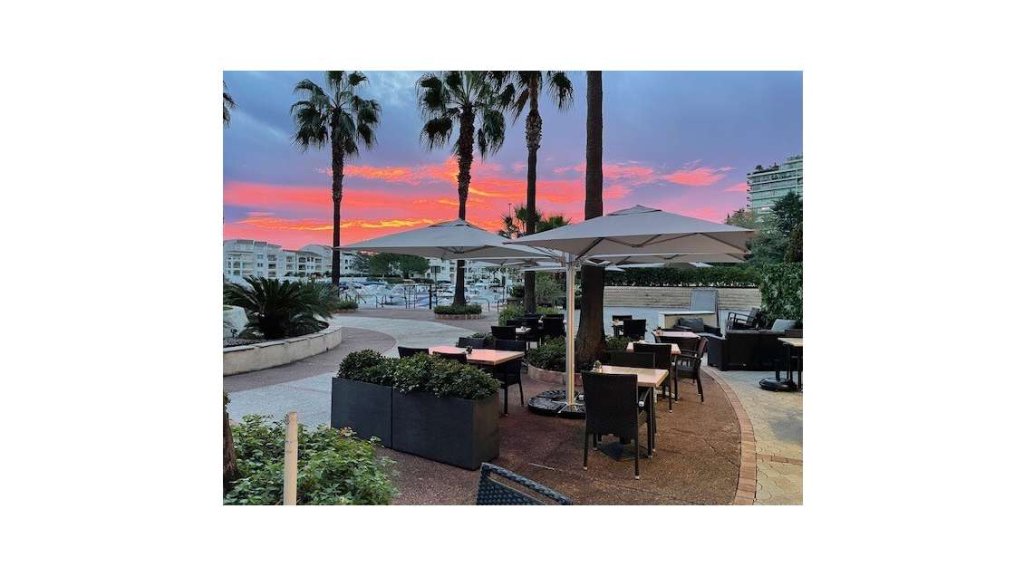 Tabac Presse - Mandelieu - 55.12m² & 90m² terrasse