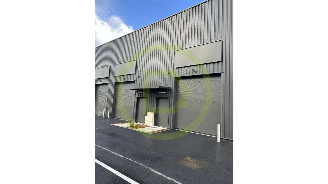 AV local commercial 93m² Marcheprime proche gare