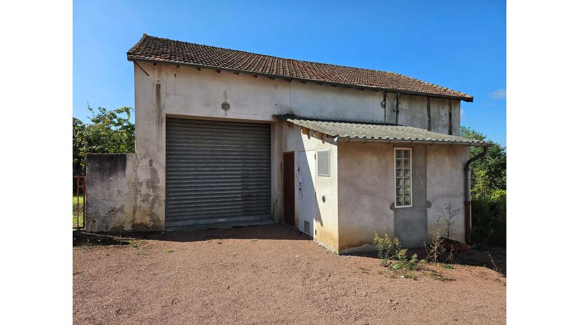 Local idéal artisan ou stockage 80m² à Mariol 