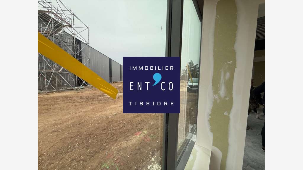 IMPLANTEZ-VOUS DANS UNE ZONE COMMERCIALE DYNAMIQUE