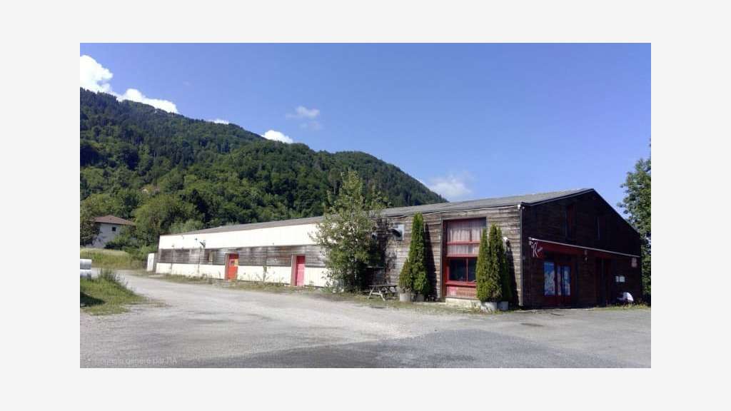 Vente bâtiment 690m² à Marnaz empl stratégique