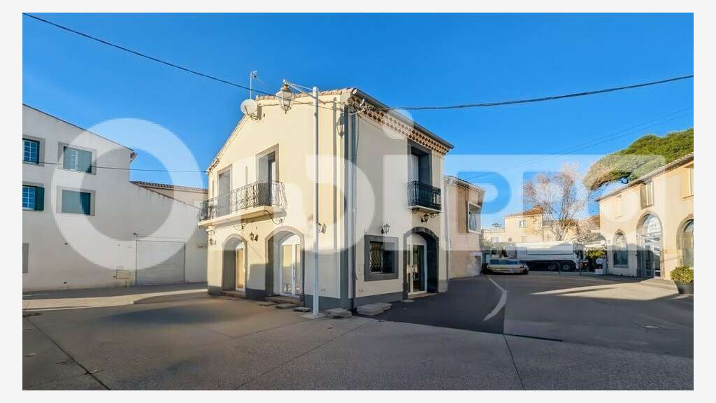 AV grande maison 3 faces 180m² vue port Marseillan