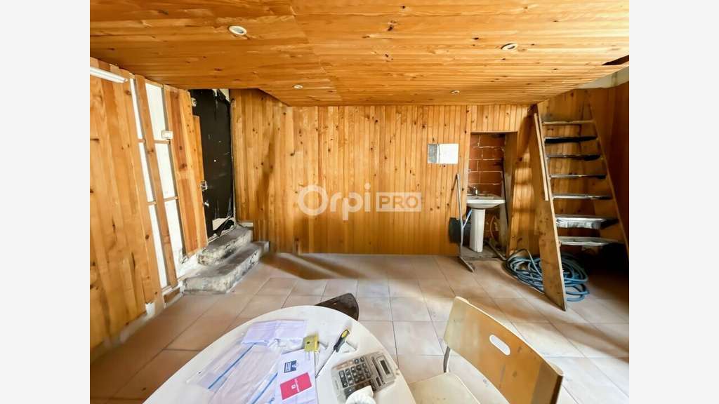AV local commercial 35m² Marseille 02 empl strat