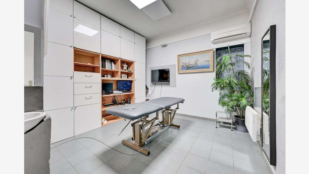 Vente local commercial 340m² à Marseille 4ème
