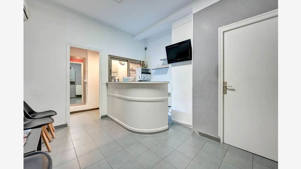 Vente local commercial 340m² à Marseille 4ème