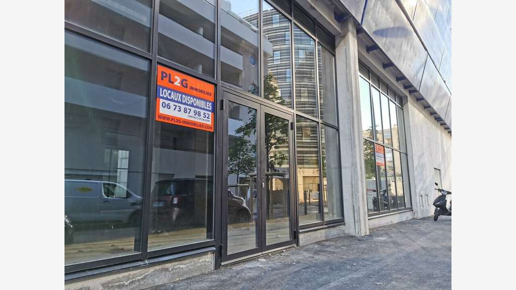 AV Murs profession médicale 297m² Marseille 13004
