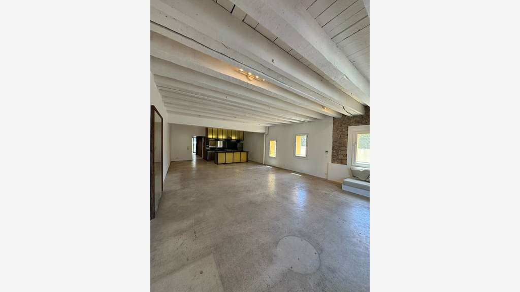 Superbe local 118m à vendre Marseille 7e St-Victor