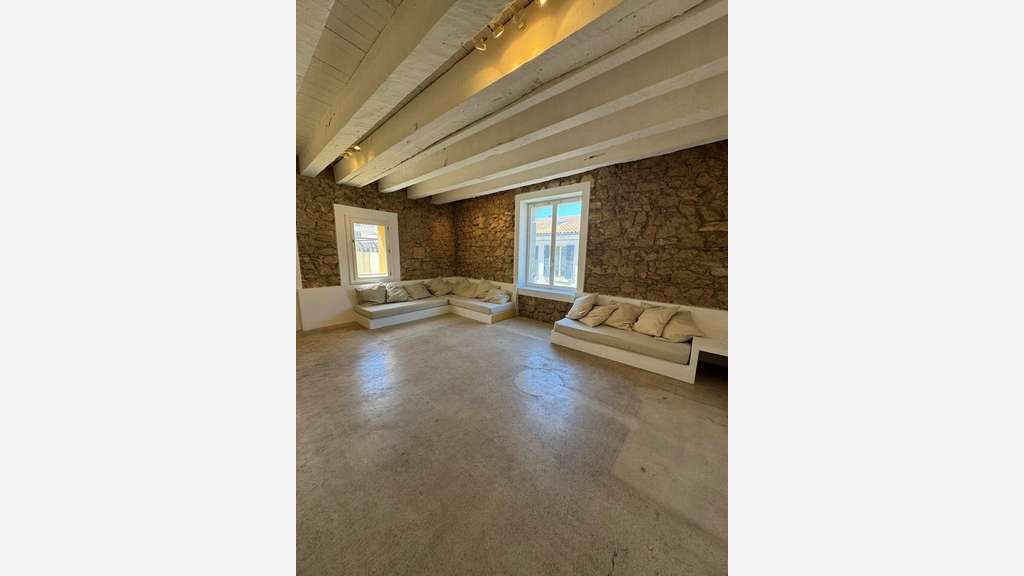 Superbe local 118m à vendre Marseille 7e St-Victor