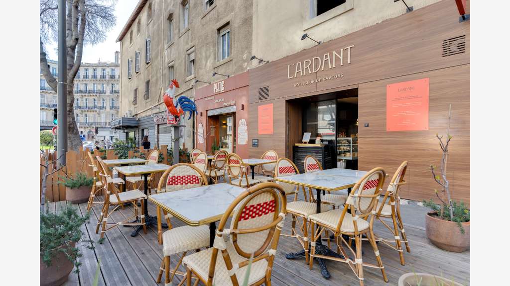 EXCLUSIVITE AV 2 commerces mitoyens à Marseille 7e
