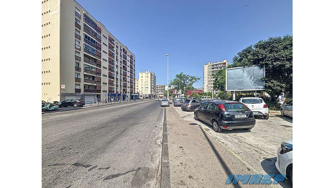 AV murs commerciaux 170m² Marseille 13009 bel empl
