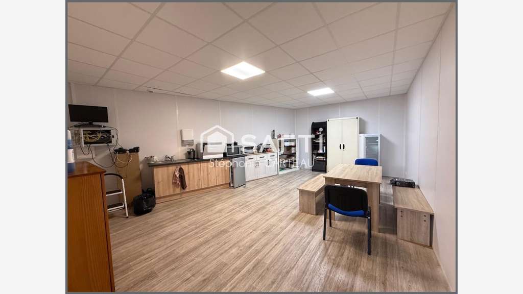 Vente entrepôt 560m² pour stockage à Martignas