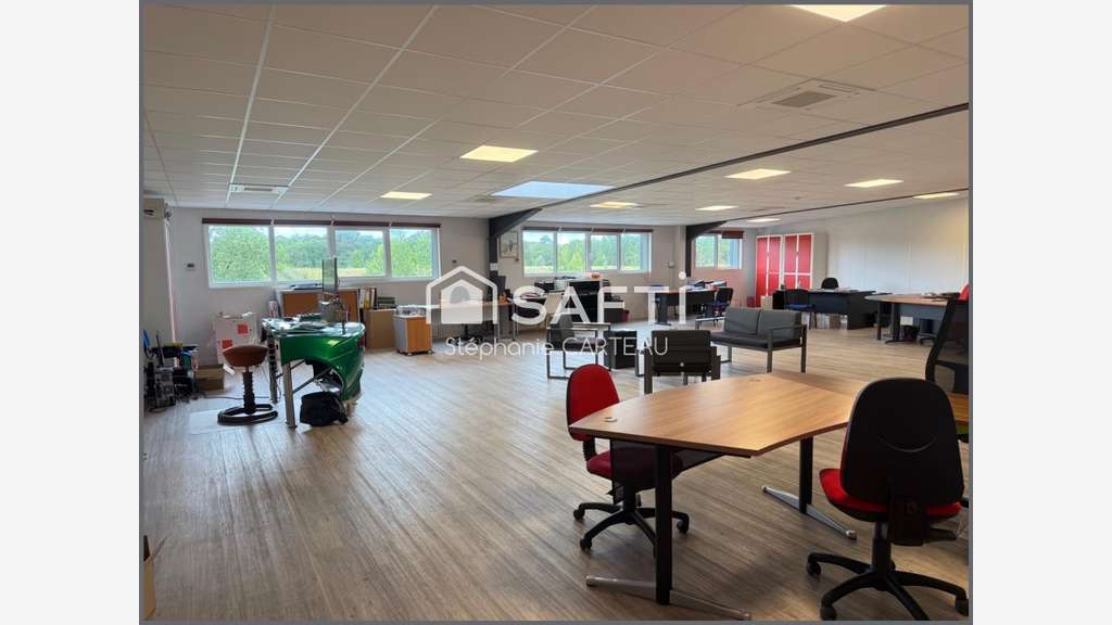 Vente entrepôt 560m² pour stockage à Martignas